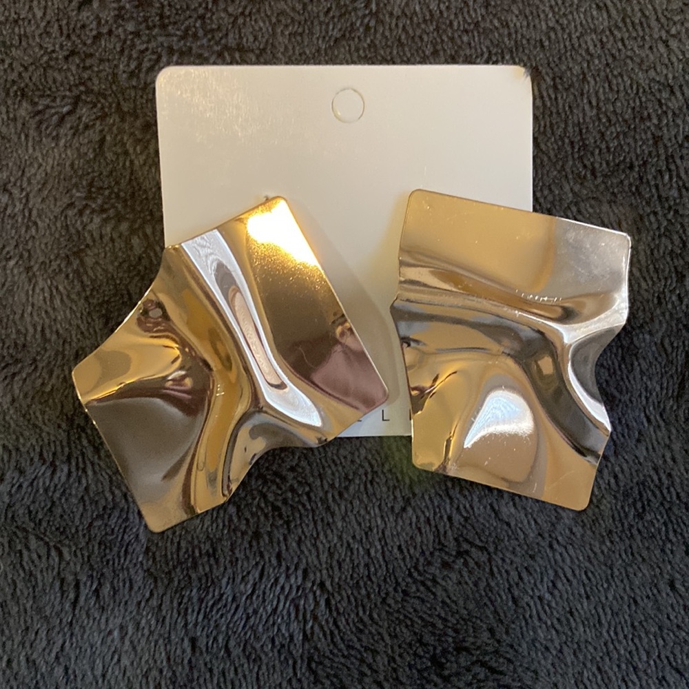 Never been worn, new gold oversized pierced earrings, perfect for holiday events
